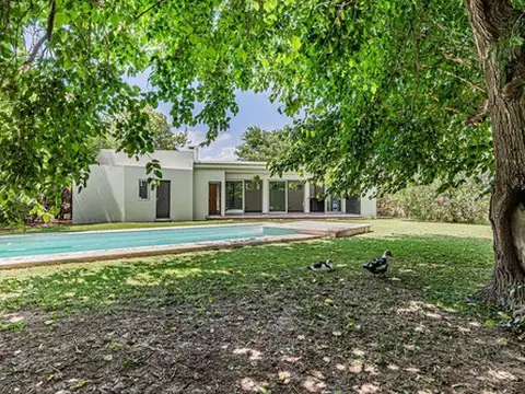 Casa a estrenar en La Cándida, club de campo, 3 dormitorios.