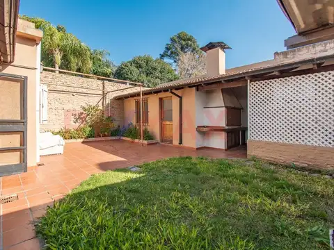 VENTA CASA 5 AMBIENTES CON PARQUE HURLINGHAM