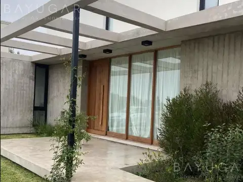 Venta Casa en San Sebastián - Pilar - Vista a la Laguna