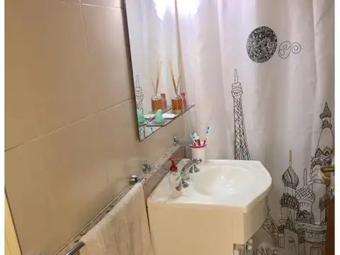 M Corvalan 400, Piso pb