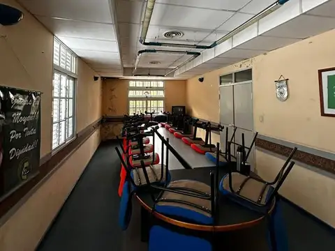 Oficina 8 ambientes con 3 baños