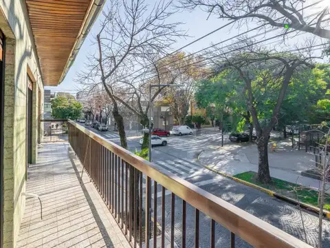Casa 5 ambientes con 3 baños