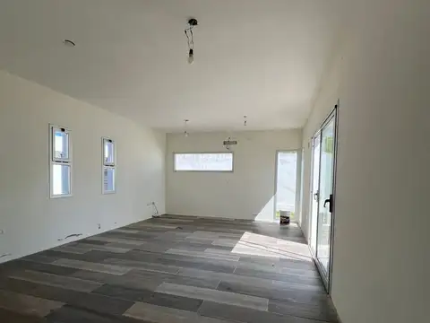 Casa 4 ambientes con 1 baño