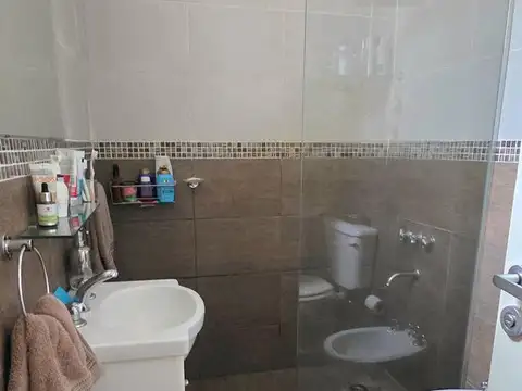 Juan A. García : lote propio 3amb.   2amb. con depósito