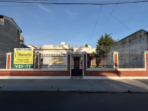 Casa 4 amb lote 17x24 c/ parque Ramos Mejía apta crédito