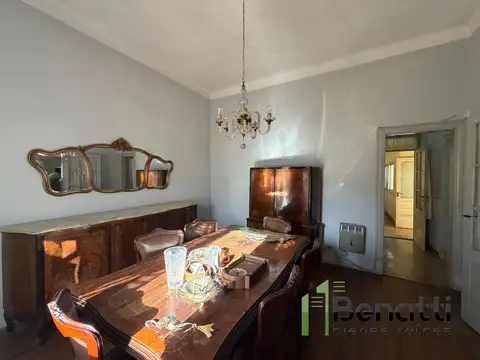 CASA EN VENTA 4 AMB CON AMPLIO PARQUE PERIMETRAL RAMOS MEJIA