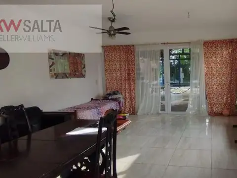 Casa 3 ambientes con 2 baños