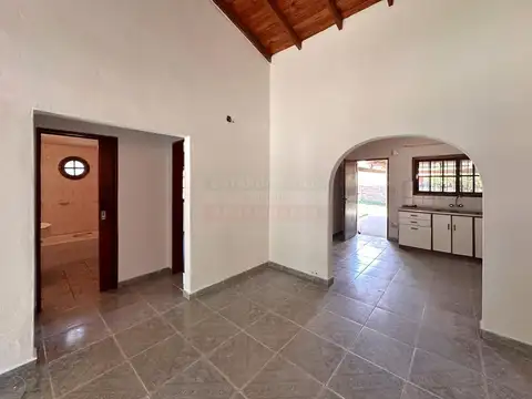 Casa en Alquiler con 1 cochera