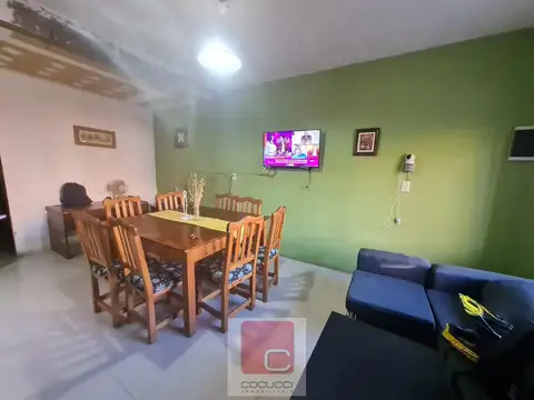 Casa en Venta con 3 cocheras