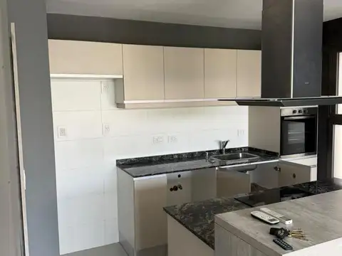 Departamento en Alquiler con 1 cocheras