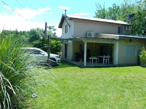 VENTA CASA 4 AMBIENTES BARRIO TIEMPO LIBRE