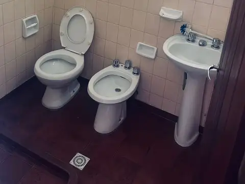 EN ALQUILER - DPTO 2 DOR AMOBLADO - B ALBERDI - A MTS DEL SHOPPING NVO CENTRO