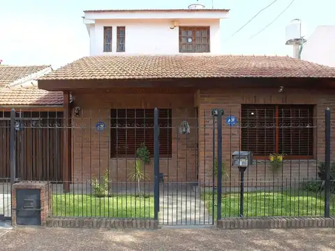 CASA 4 AMBIENTES EN VENTA MORENO APTO CREDITO