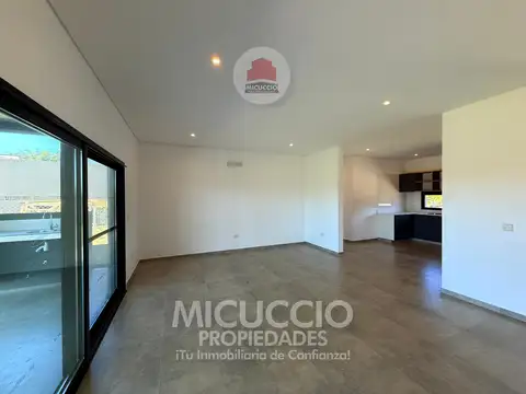 Casa 5 ambientes con 3 baños