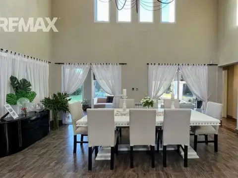 Casa en Venta con 1 cochera