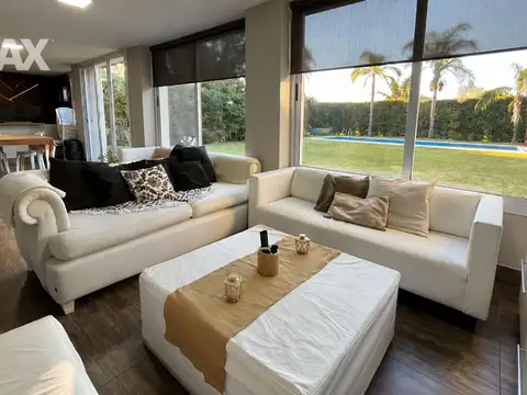 Casa 5 ambientes con 3 baños