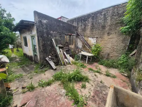 Cochera a refaccionar en Venta, Campana Centro