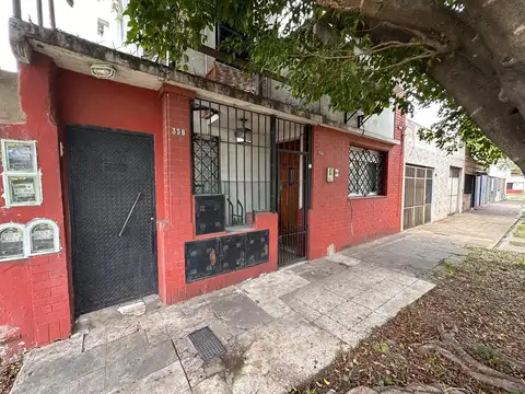 VENTA CASA MAS TRES DEPARTAMENTOS EN GERLI