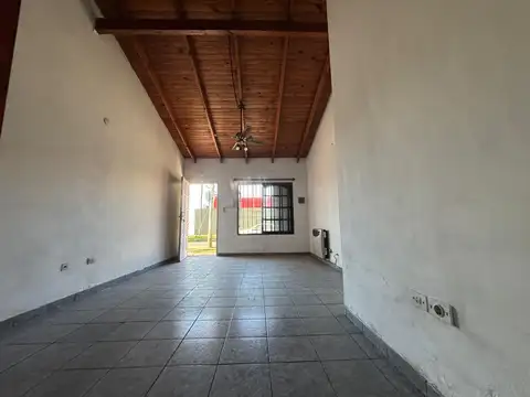 Depto Tipo Casa en Venta con 1 cocheras