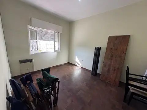 Venta casa sobre lote propio en Bernal Oeste