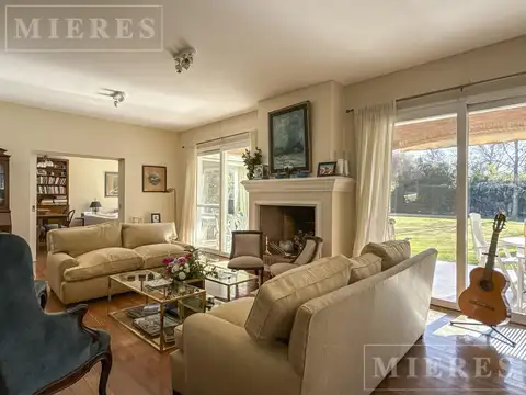 Casa en Venta en Los Laureles, USD 470.000