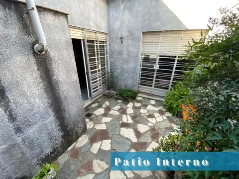 Casa 4 ambientes con 2 baños