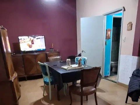 VILLA DEVOTO. SANTO TOME 4400. PH 4 AMB. PATIO Y 2 TERRAZAS PARA REFACCIONAR.