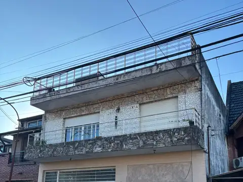 Casa + local + Quincho.