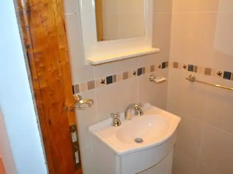 Casa en Alquiler con 1 cochera