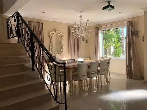 Casa en Venta de 4 dormitorios