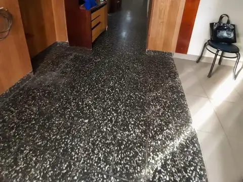 Depto Tipo Casa en Venta con 1 cocheras
