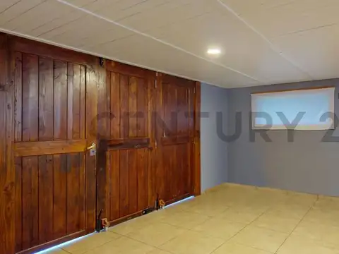 Casa 8 ambientes con 4 baños