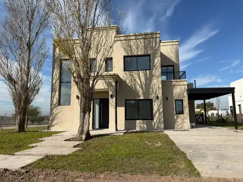 Casa en Alquiler de 4 dormitorios