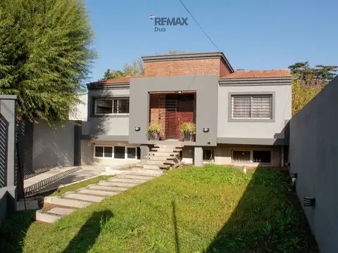 CASA EN VENTA EN PLENO CENTRO DE PRESIDENTE DERQUI