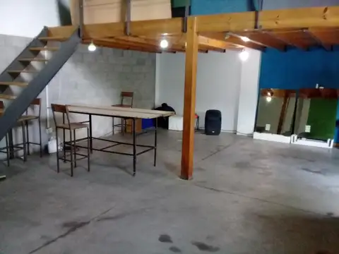 Casa 2 ambientes con 2 baños