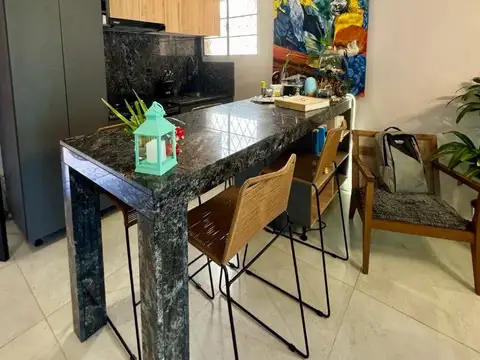 Casa 2 ambientes con 2 baños