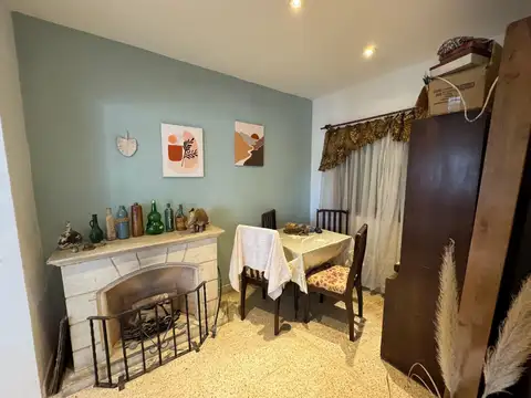 Casa 4 ambientes con 2 baños