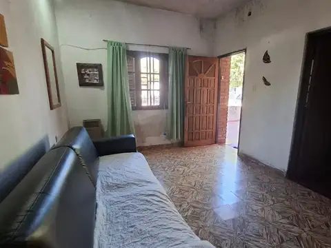 Casa 5 ambientes con 2 baños