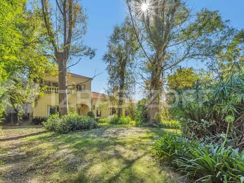 Casa a la venta estilo campo de 5 dormitorios mas playroom - OPORTUNIDAD