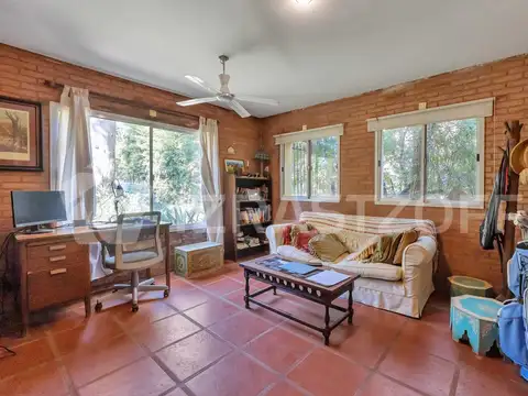 Casa a la venta estilo campo de 5 dormitorios mas playroom - OPORTUNIDAD