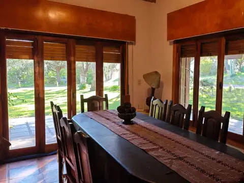 Casa 5 ambientes con 2 baños