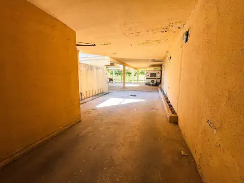 2 cocheras techadas en venta en barrio Central Córdoba