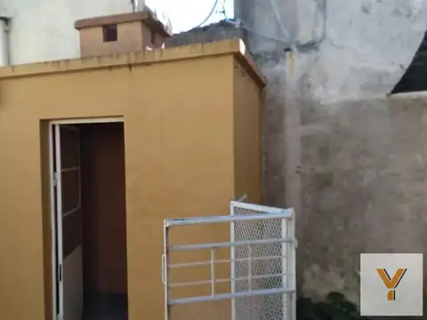 República del Líbano (22) e/ Larrea y Azcuenaga