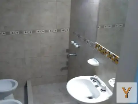 Casa 2 ambientes con 1 baño