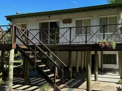 Casa 5 ambientes con 2 baños