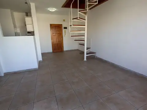 Depto Tipo Casa en Alquiler en Munro, $ 1.100.000