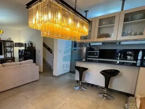 Departamento 4 ambientes con 2 baños