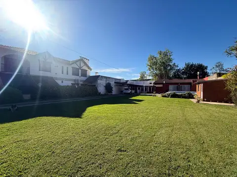 CASA EN VENTA 4 DORMITORIOS I PINTOR MUSTO 360