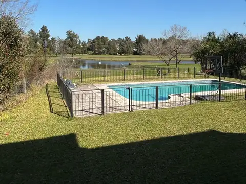 Casa en Venta con 4 cocheras
