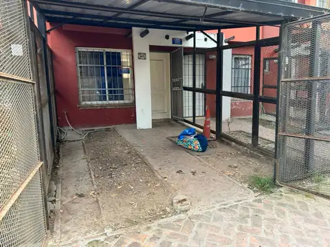 Depto Tipo Casa 3 ambientes con 2 baños